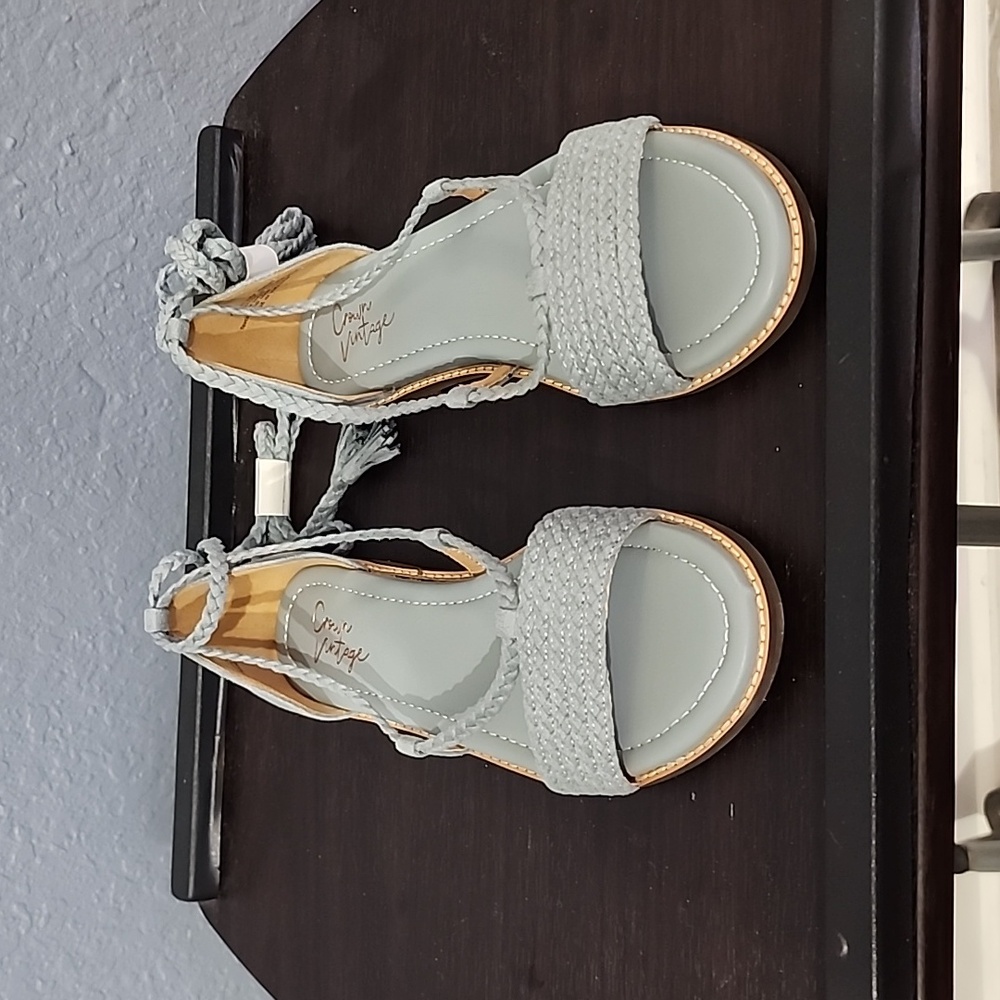Crown Vintage ( DSW ) Size 7 1/2M Brand New Never Worn